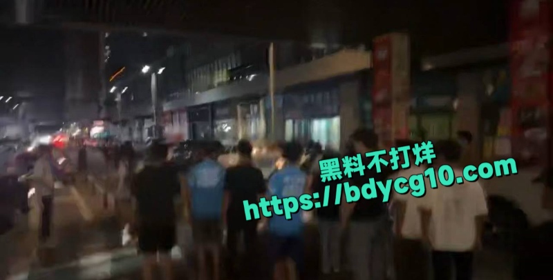 精神小妹打架