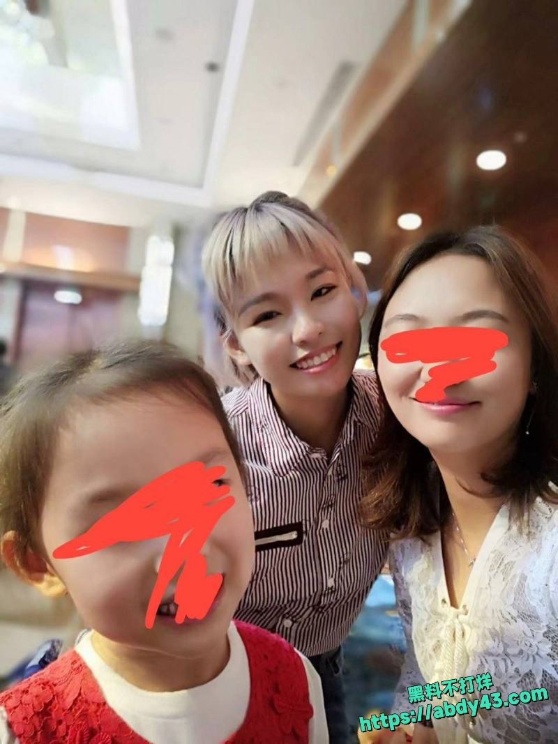 长沙解放西当众咬事件女主角居然还是个小学老师1