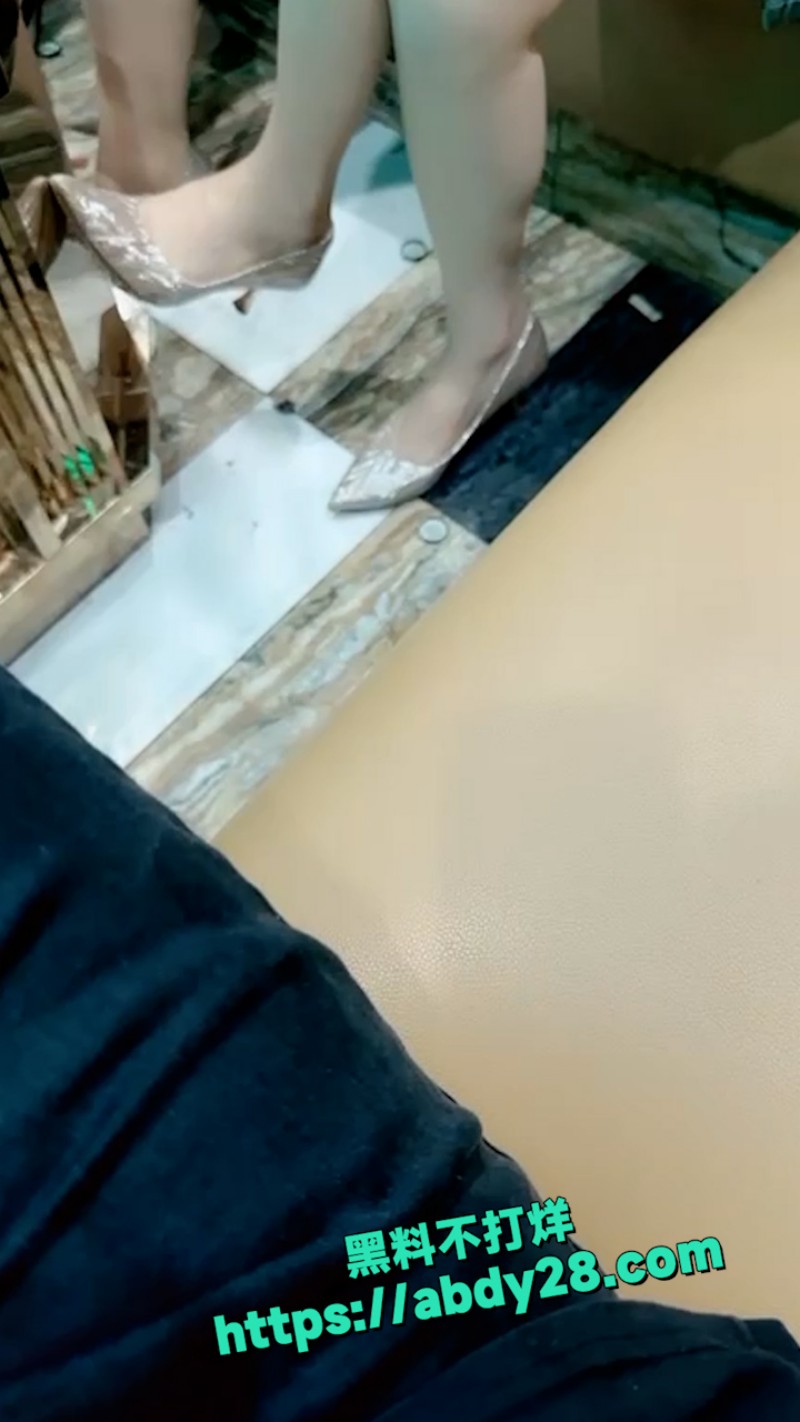 极品骚妇过来陪玩 12