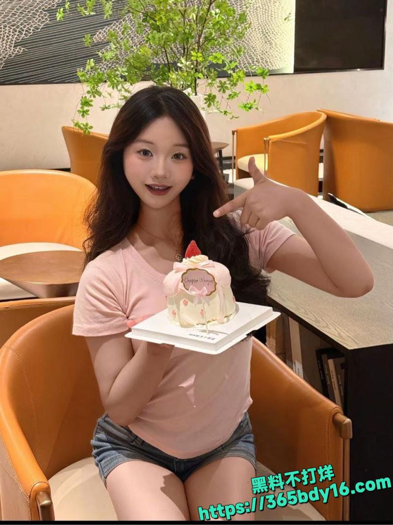 大一清纯妹子学长爆操视频19
