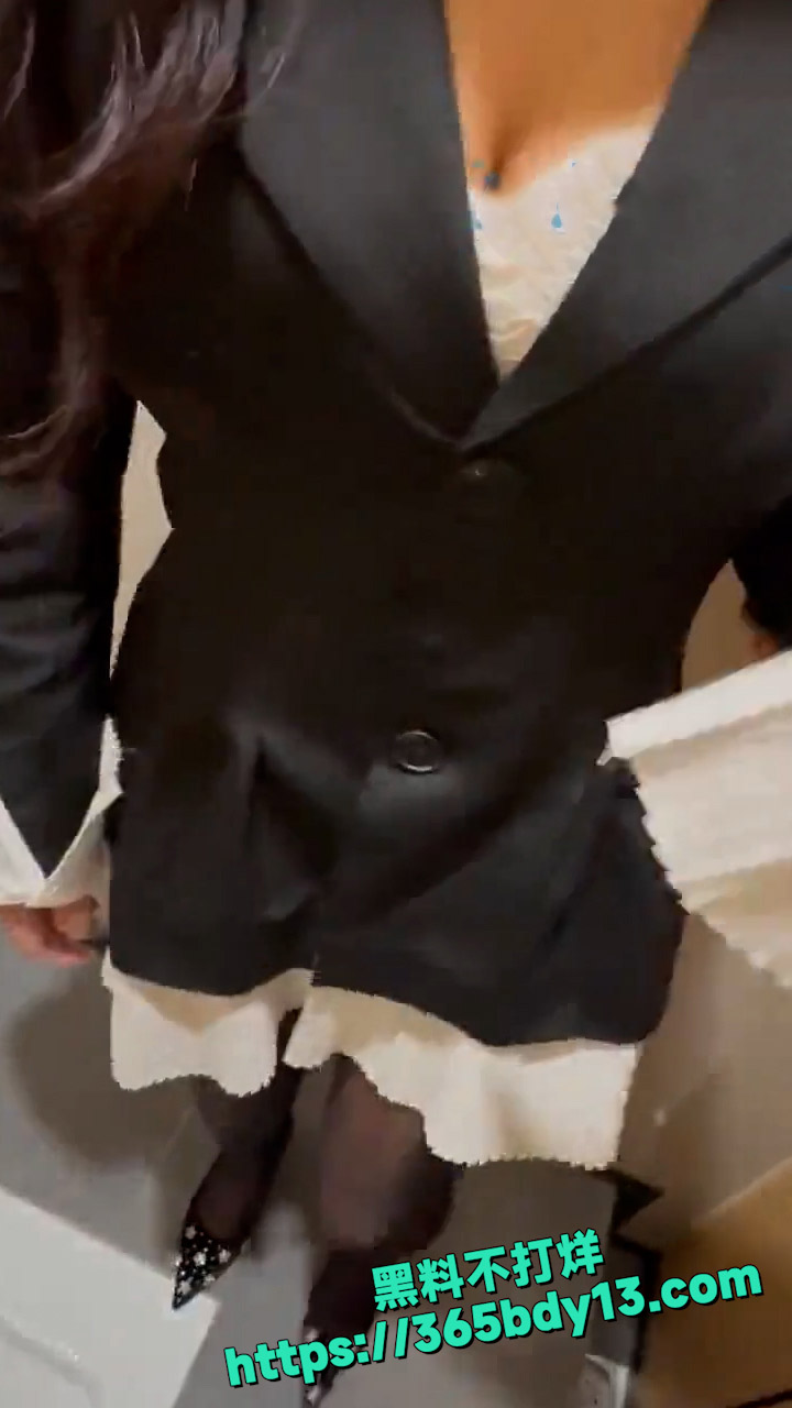 乱伦精选网吧调教姐姐 8