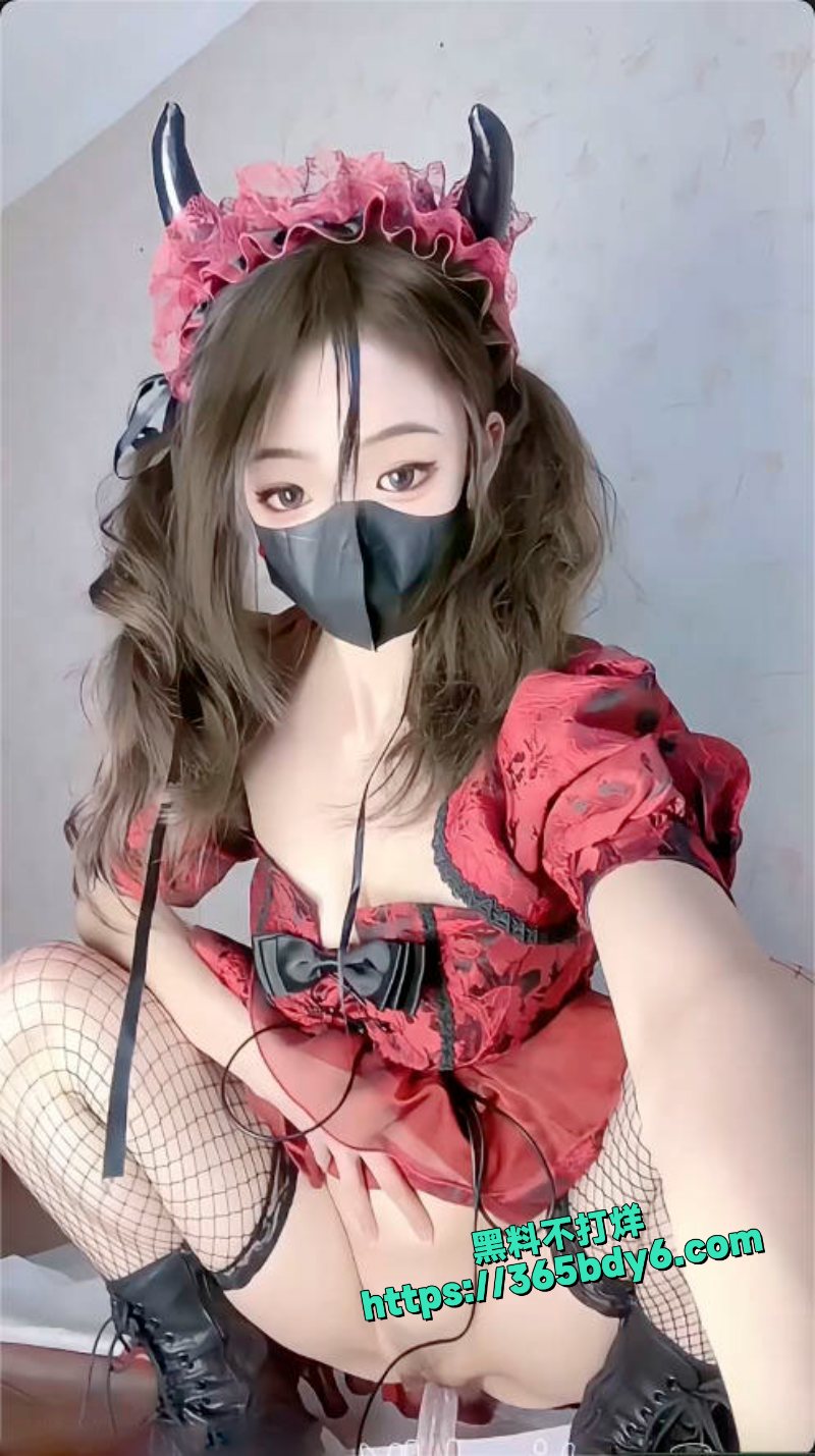 推特极品裸舞福利姬一口白桃七付费资源合集1