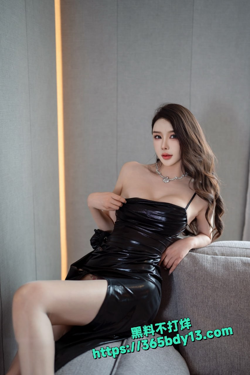 李丽莎情人节劲爆露三点 5