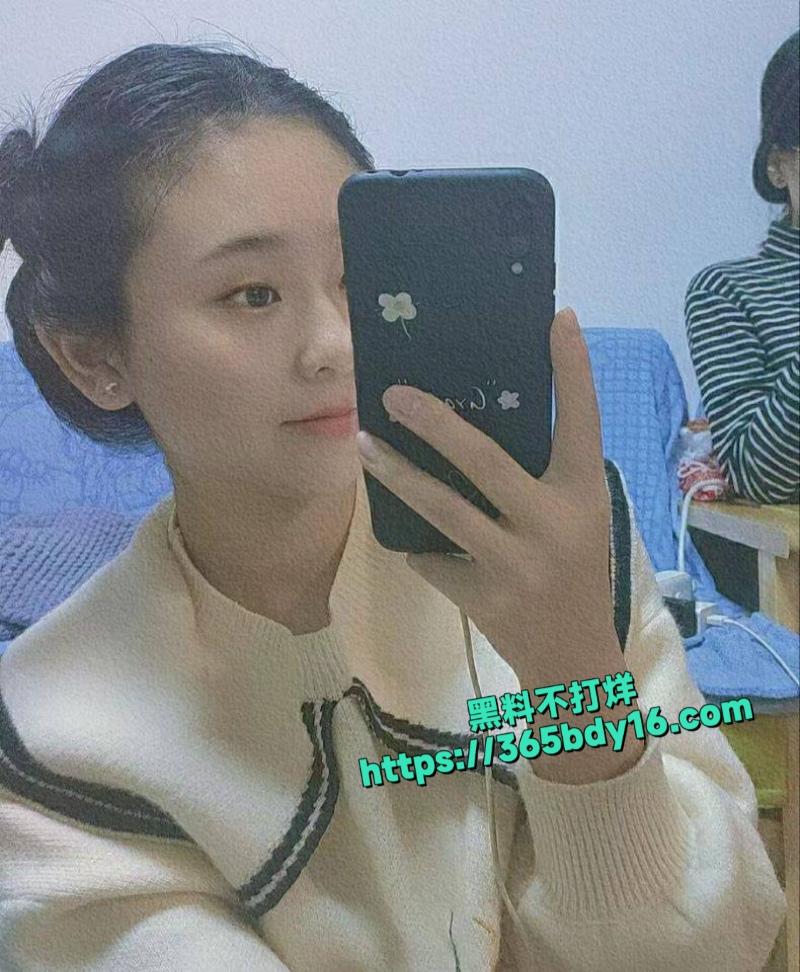 社交软件上划到的大学生钰莹