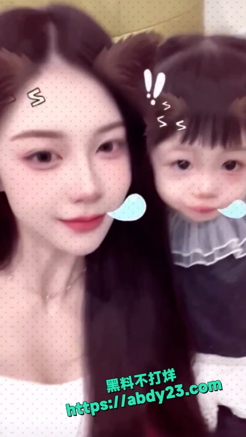 极品高颜值少妇早期与自家老公自拍 18
