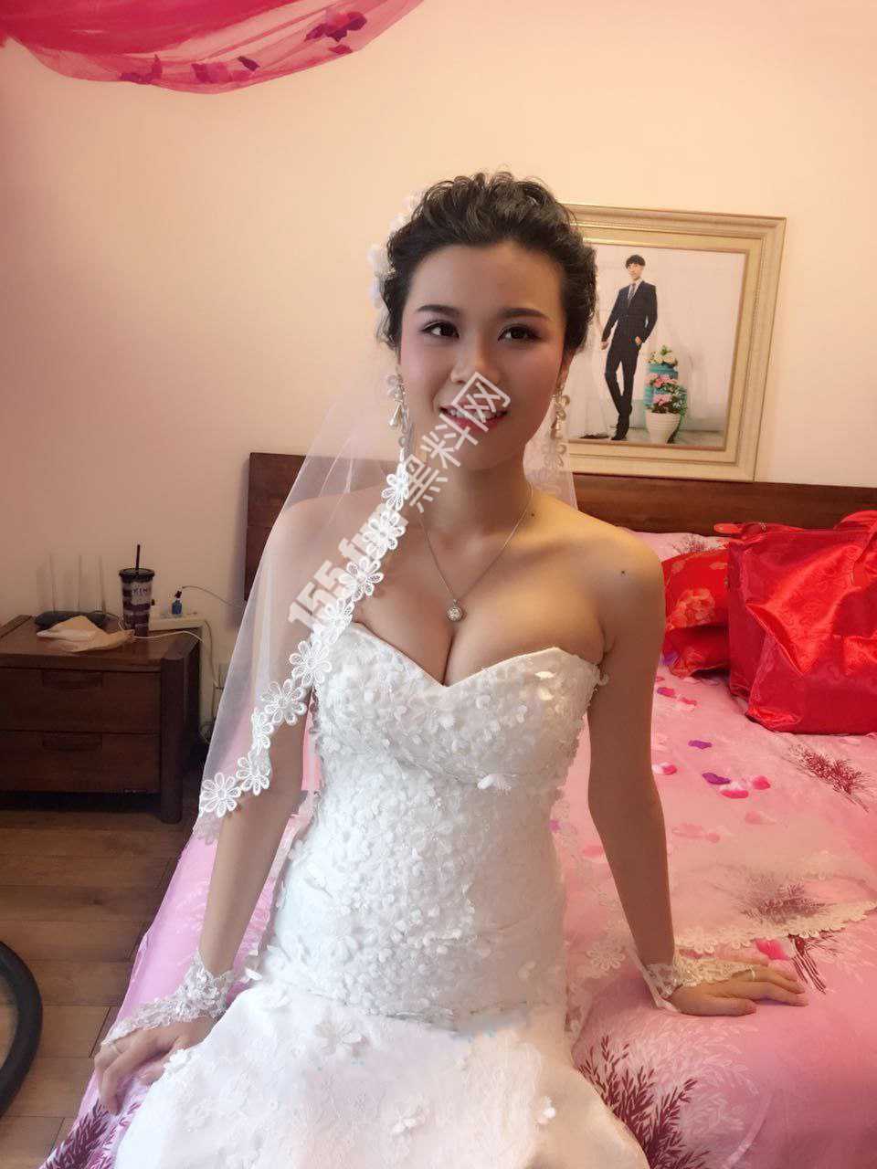 气质新娘婚礼现场的私密诱惑