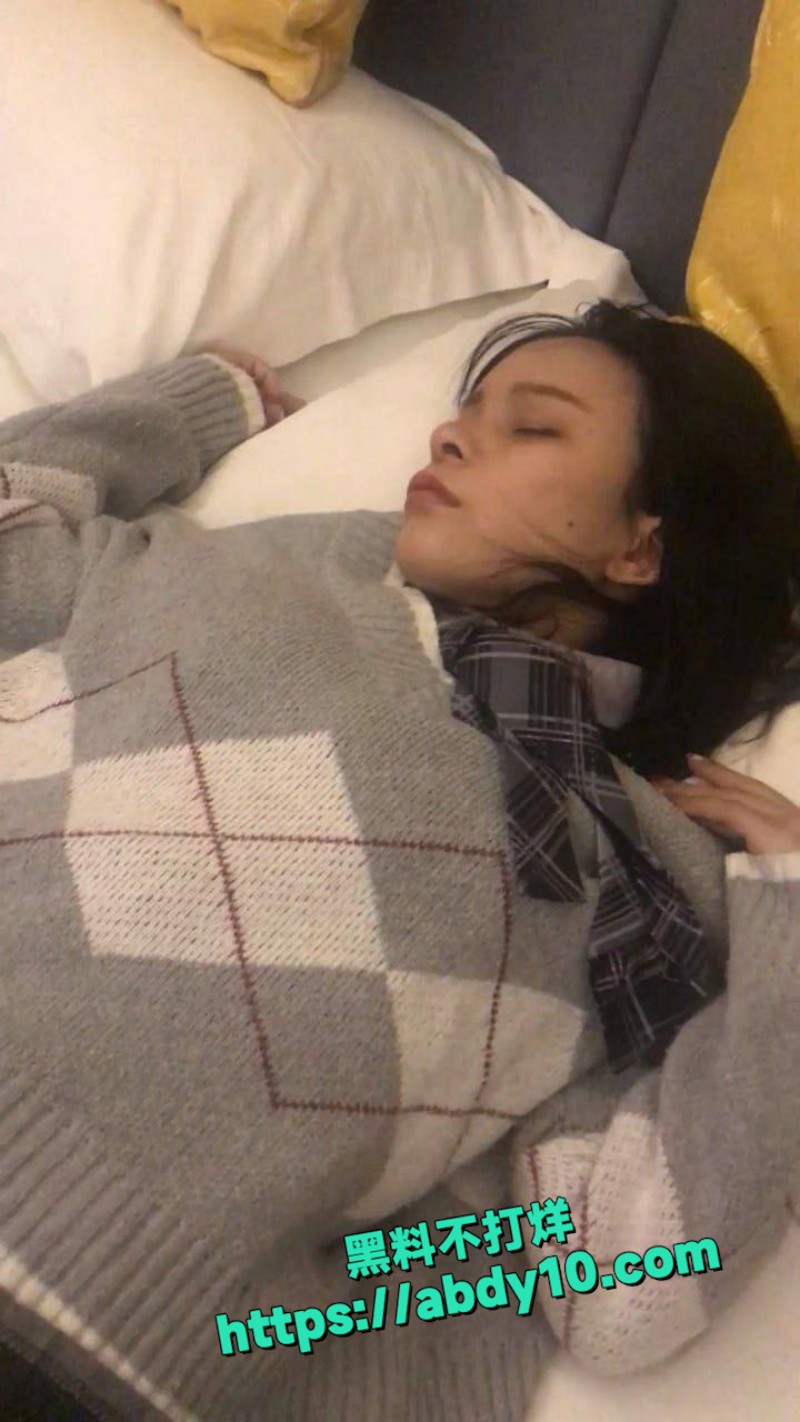 美女被捡尸 33