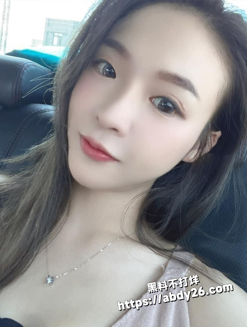 清纯可爱的的高颜值大学生