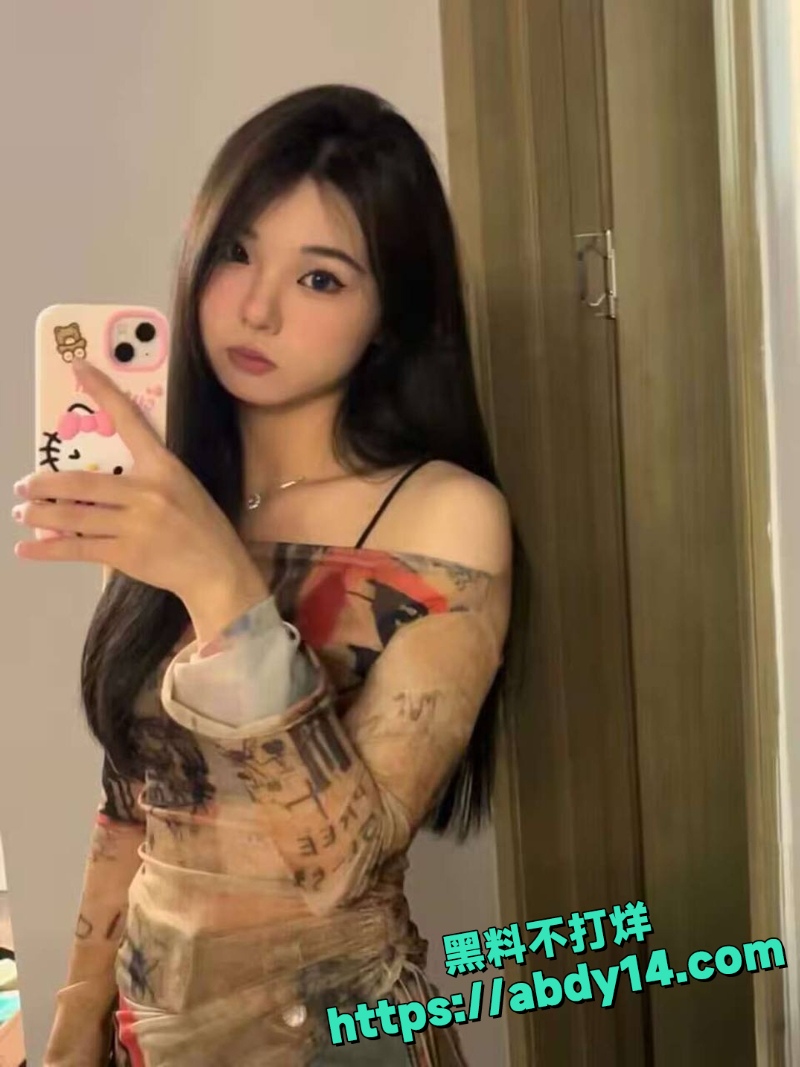 淫骚女大完美露脸被掐脖扇耳光2