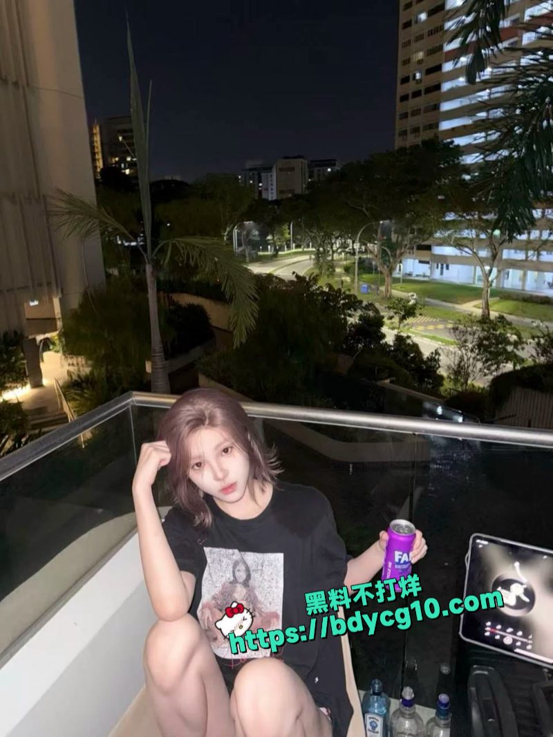 收的二手苹果笔记本清理时发现反差美女生活记录2