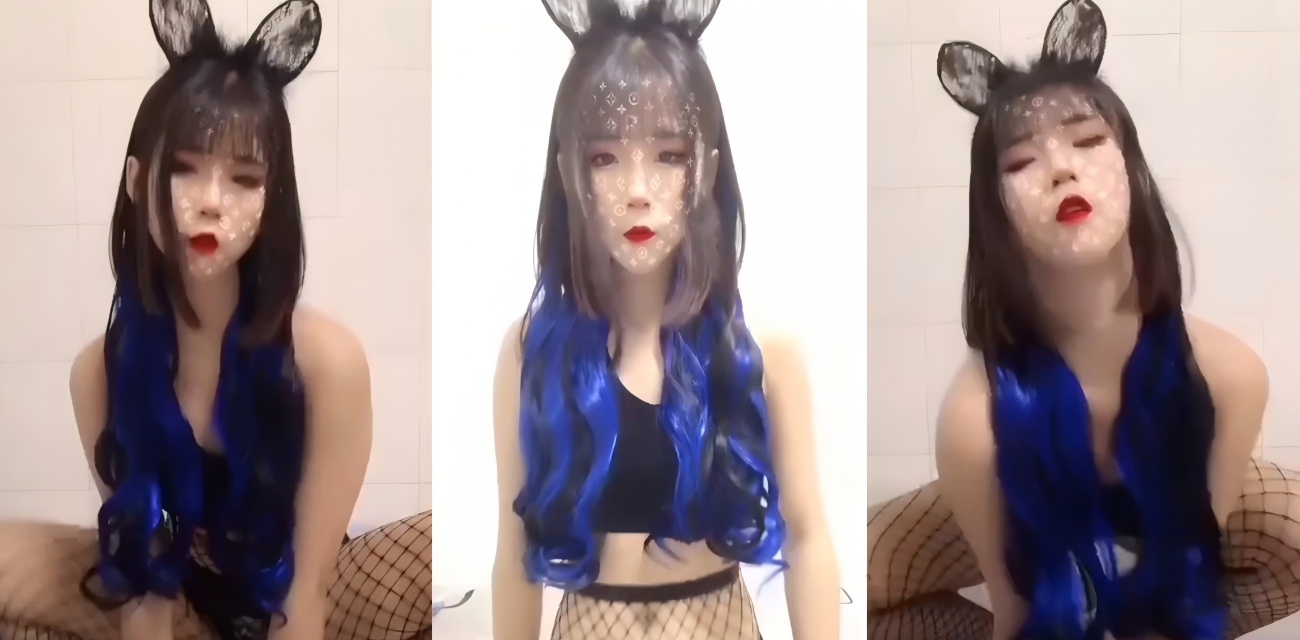 快手网红情妹努力版 金主刷俩穿云箭拿下大尺度私拍 全裸揉奶掰逼跳骚舞