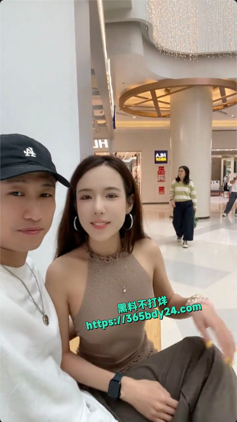 抖音网红啊瓜满街跑不雅视频全网首发 3
