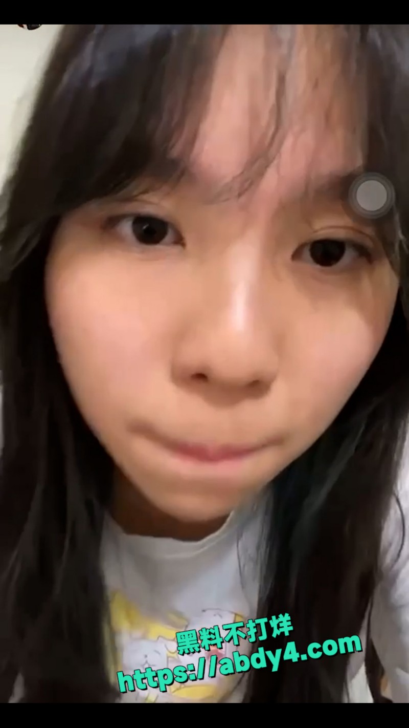 18岁小只马深喉视频  4