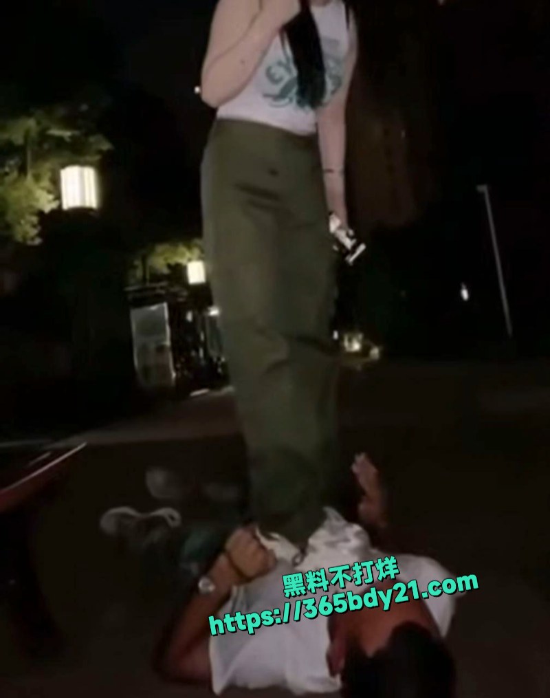 黄播新赛道街头虐待舔狗男 5