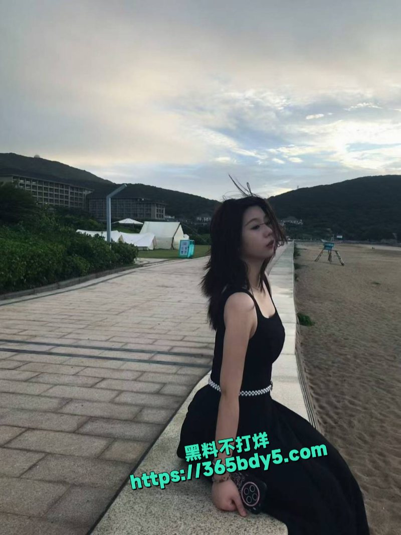 浙江海宁张张喝醉后被人拍下裸照1