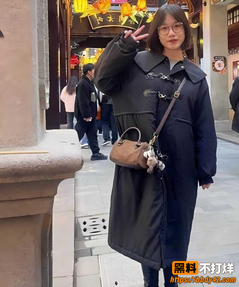 中德混血网红亚波伦被曝睡粉8