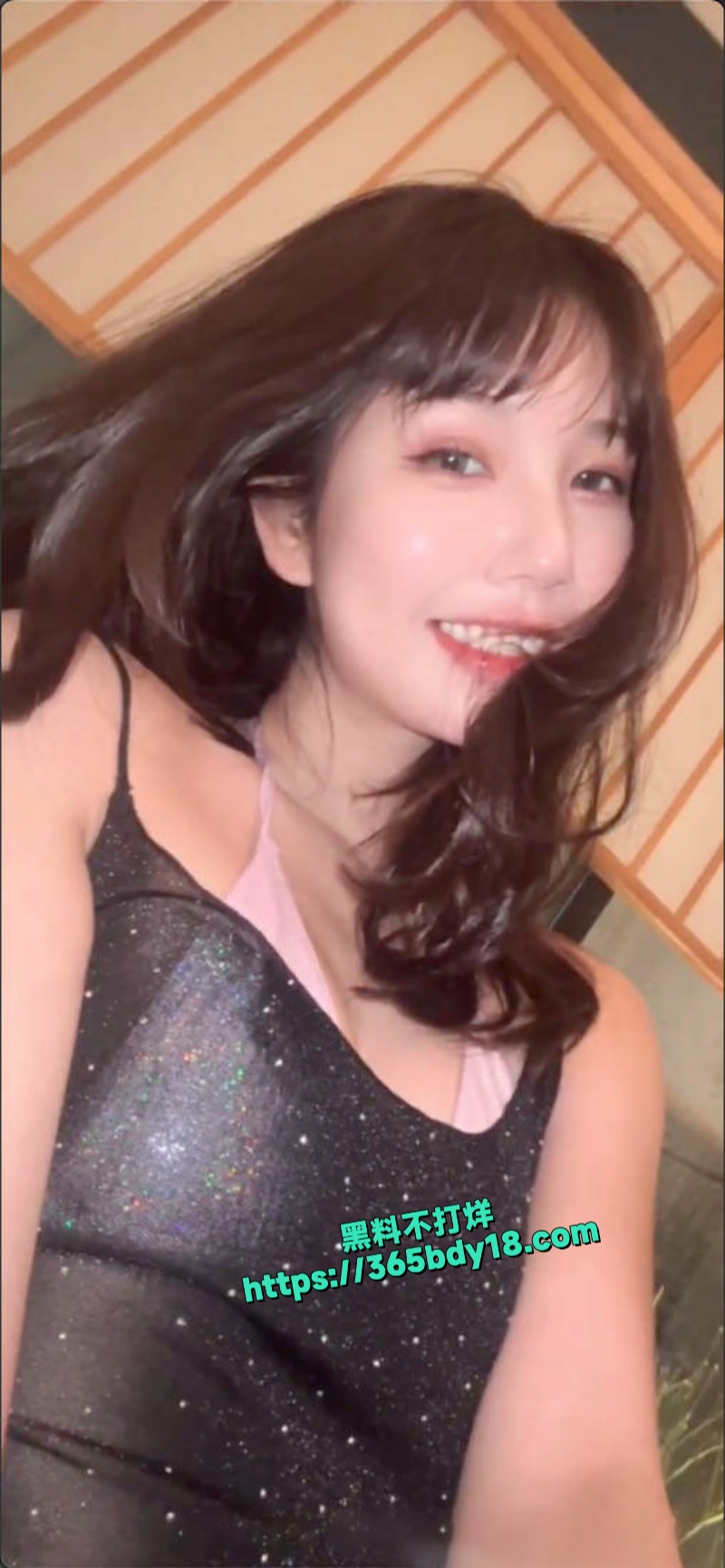 高颜值反差御姐私密视频泄露 2