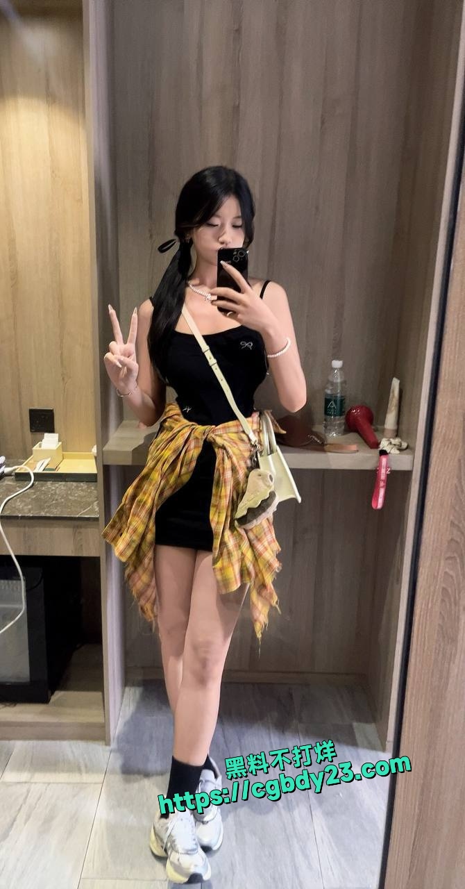 成都骚逼陈昕怡到处约炮被炮友偷偷录下视频2