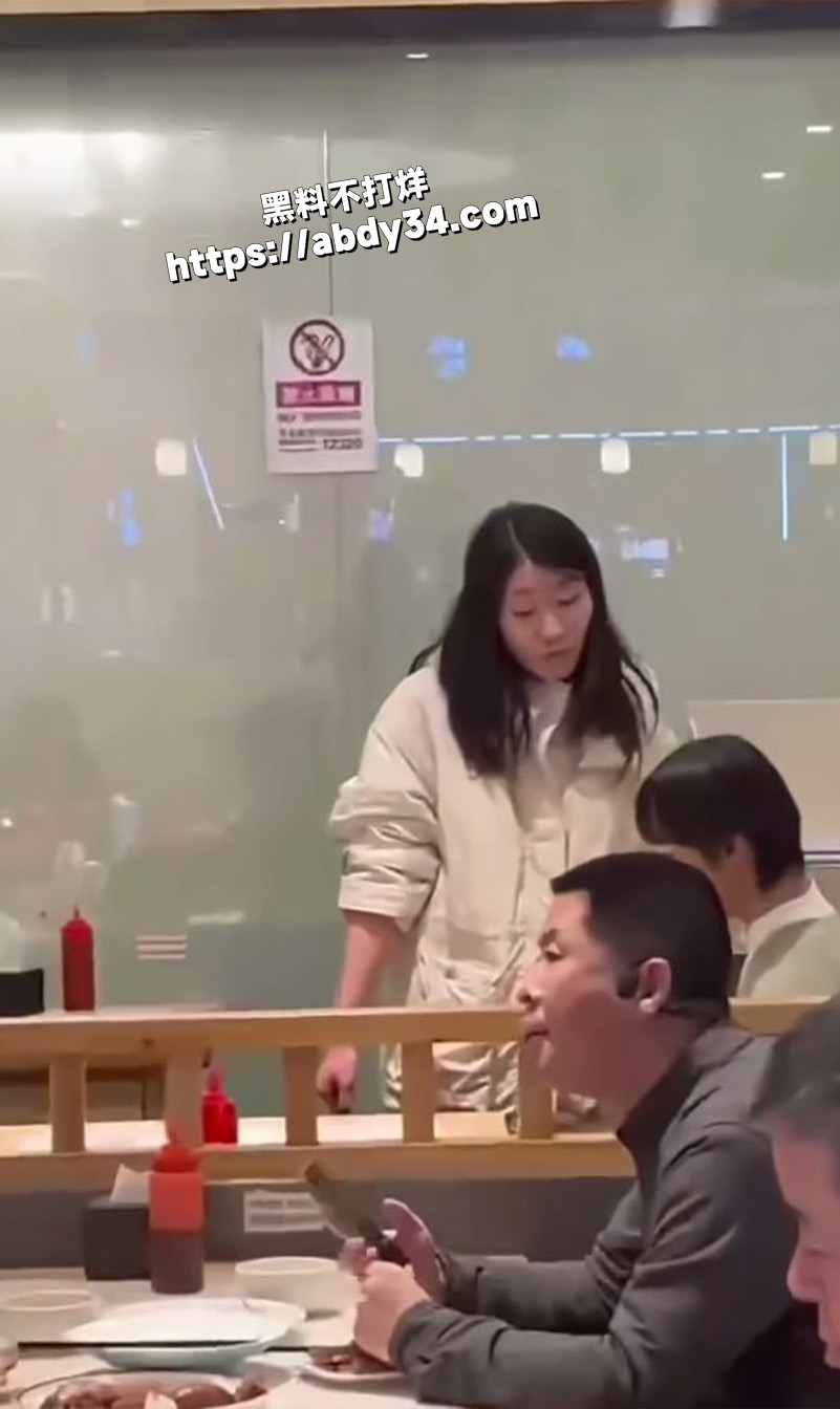 集美连环耳光打傻对象