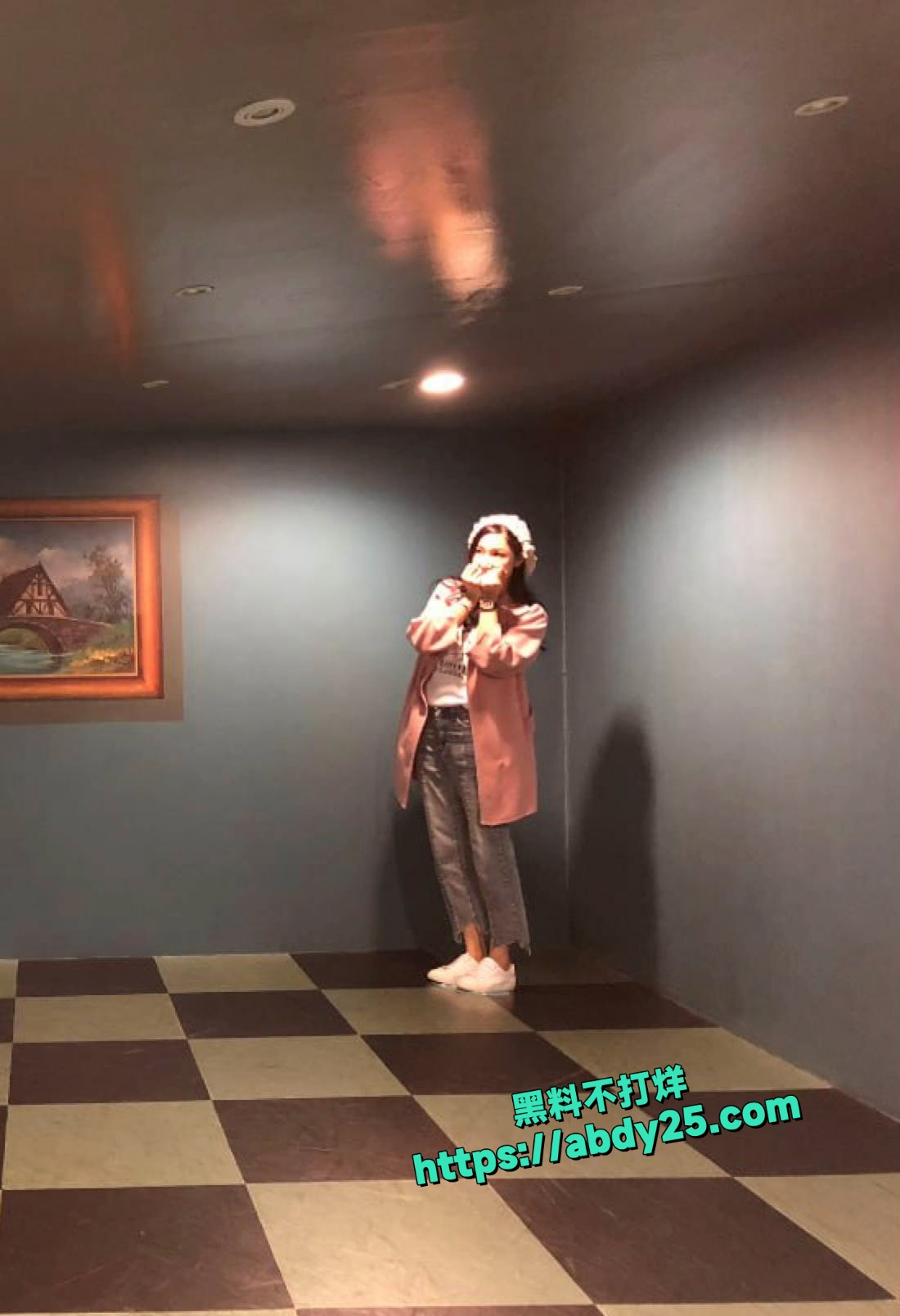 大胸美女在公寓被金主虐操 5