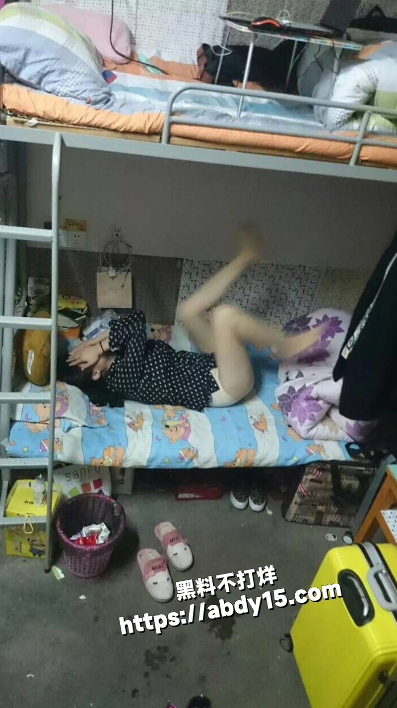 精品偷拍 高价购买女生宿舍7