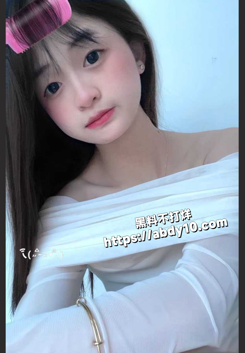 花臂精神小妹下海的离谱原因