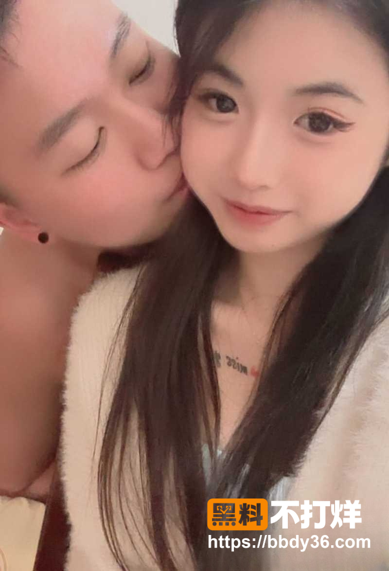 学生妹情侣私拍流出5