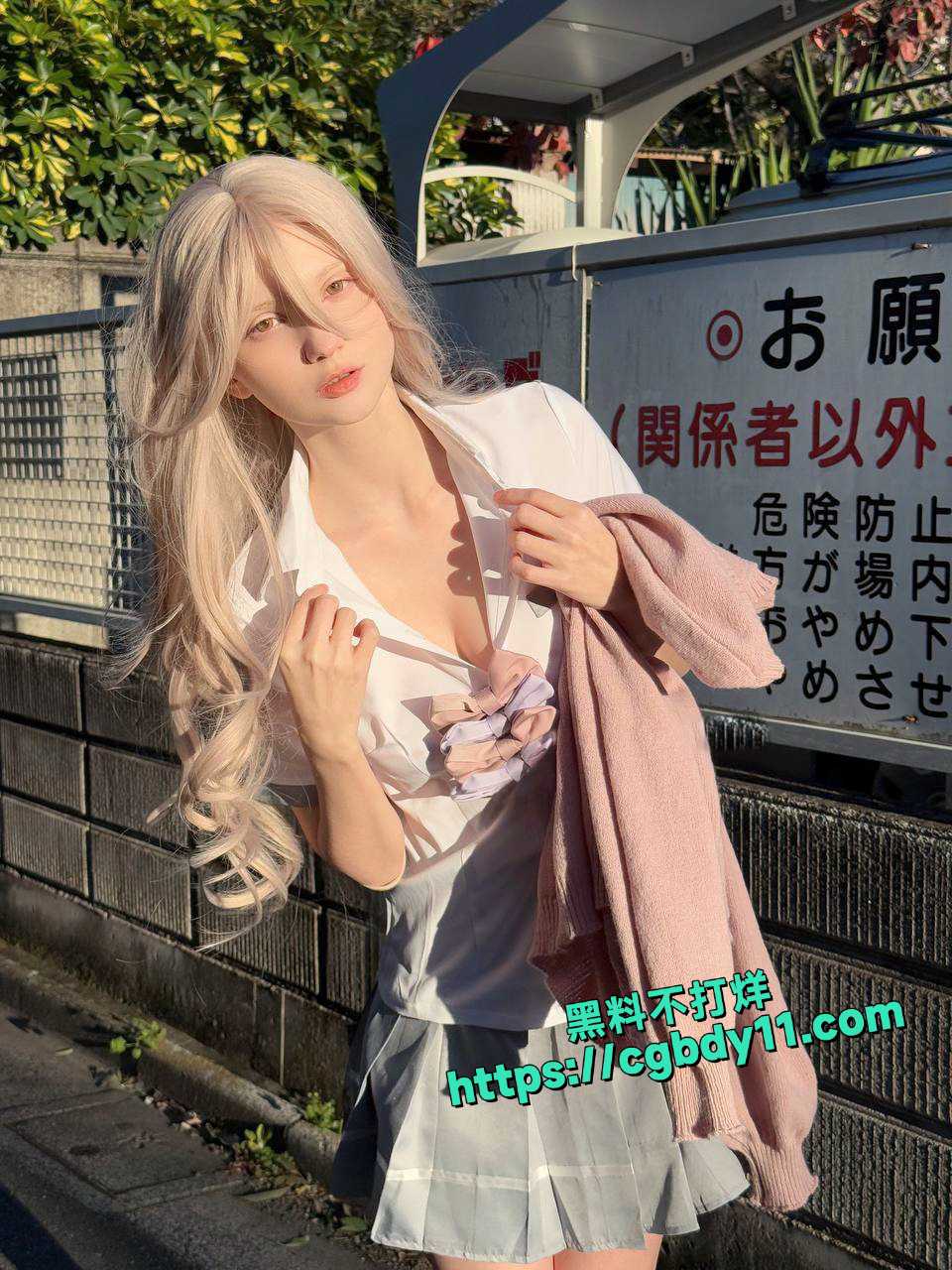 马斯克变性儿子薇薇安写真15
