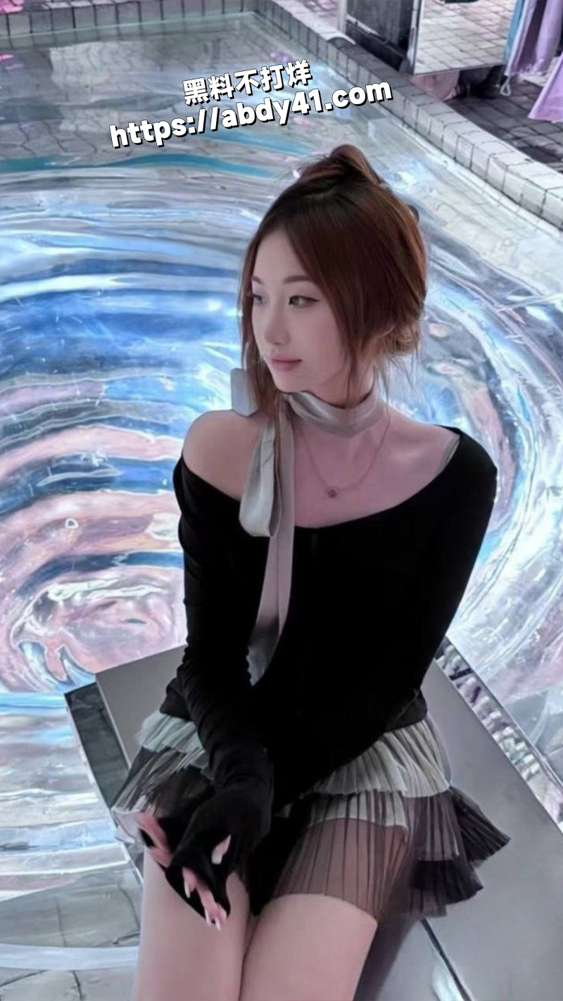 河南大学清纯学妹 周沐卉.jpg3