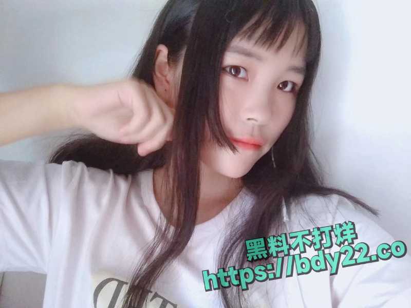 易梦雯35.jpg