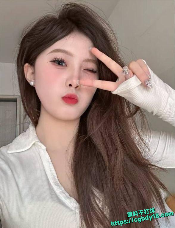 浙江丽水21岁女大俞佳林