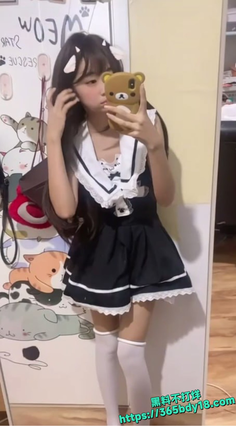 素人少女镜前自慰视频3