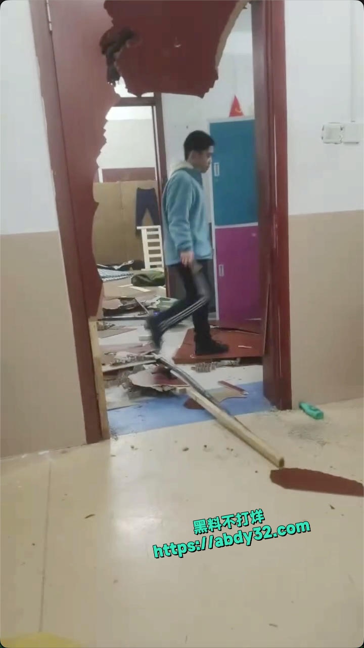 山东环帝网瘾戒除学校学生暴动  12