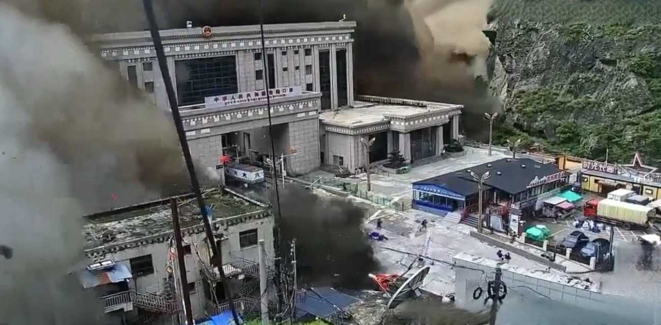 西藏尼泊尔口岸 山洪泥石流直接淹没村庄！桥梁被卷走 死亡人数暴增到359人 天公无情