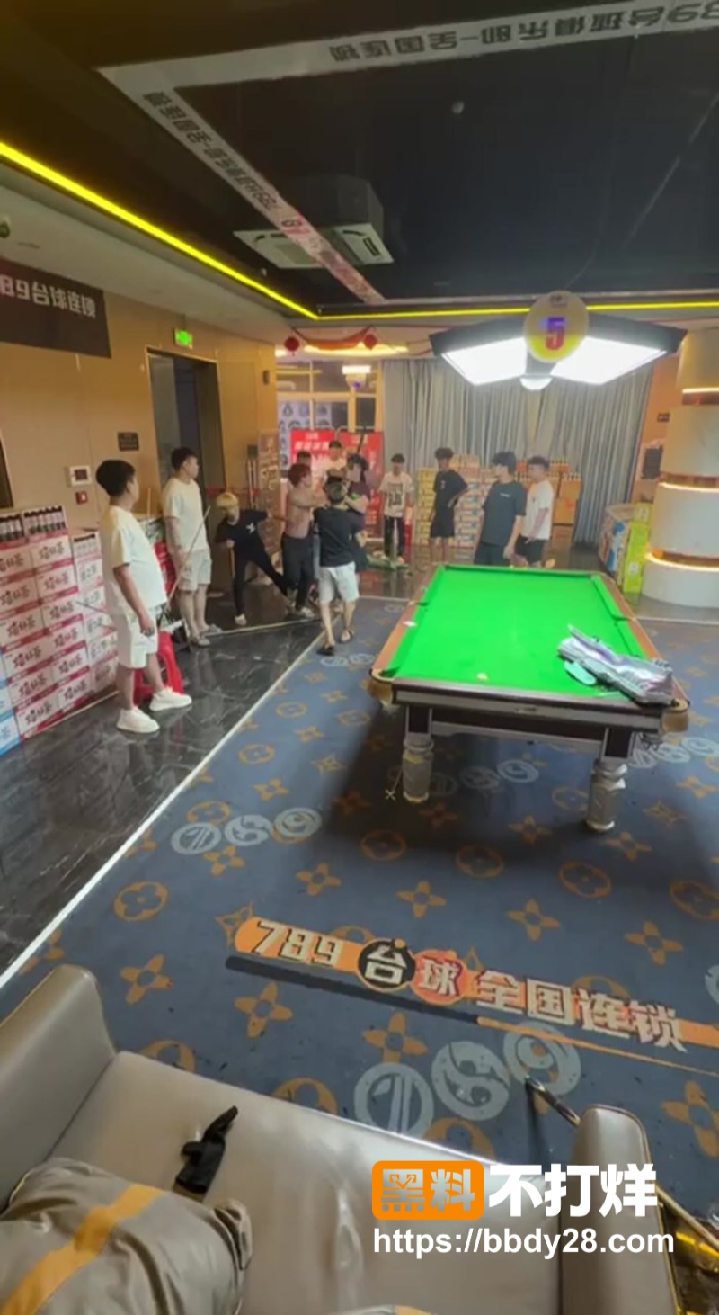 湖南永州道县台球厅打架现场1