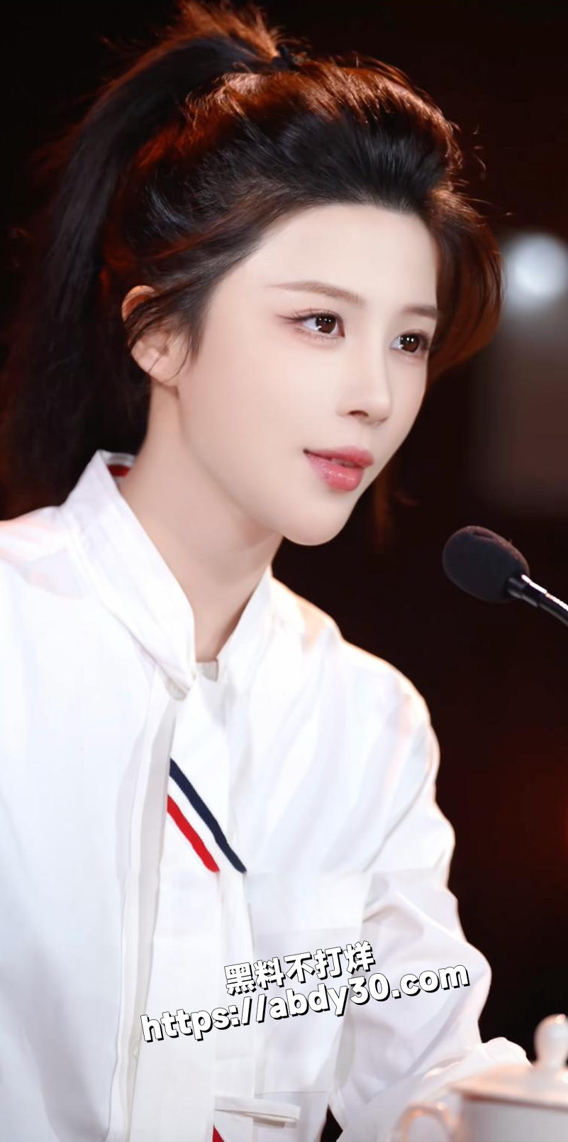 抖音300万粉丝 山城小艾4