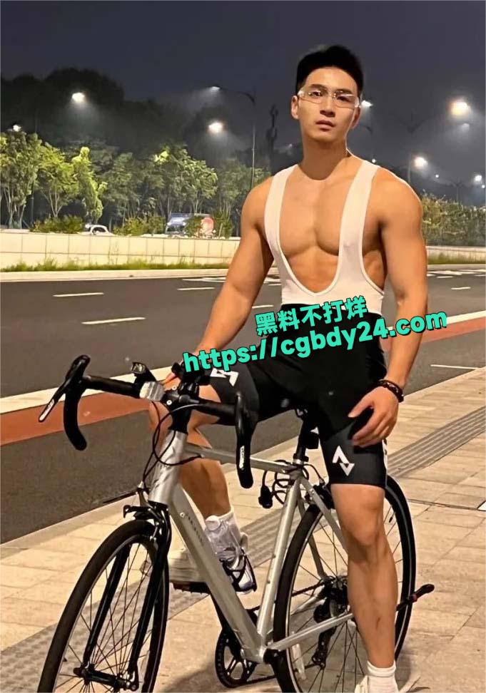 男子远骑12