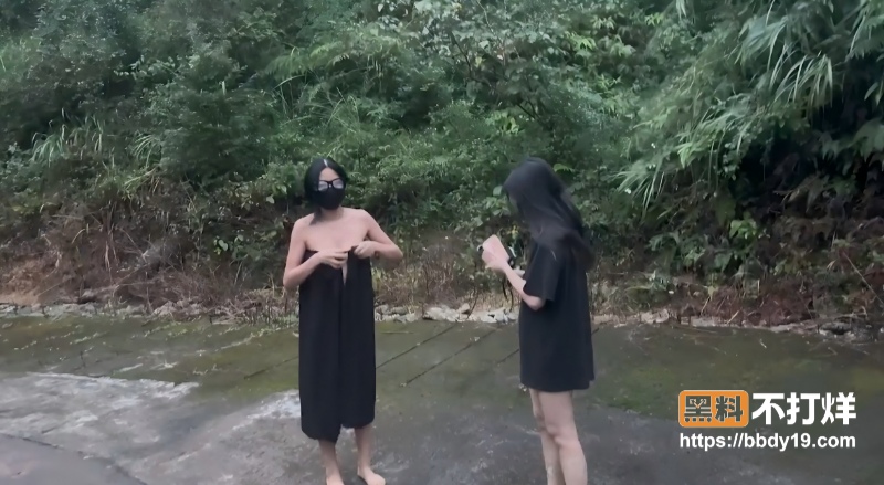 fansly户外露出博主cikaimoon1