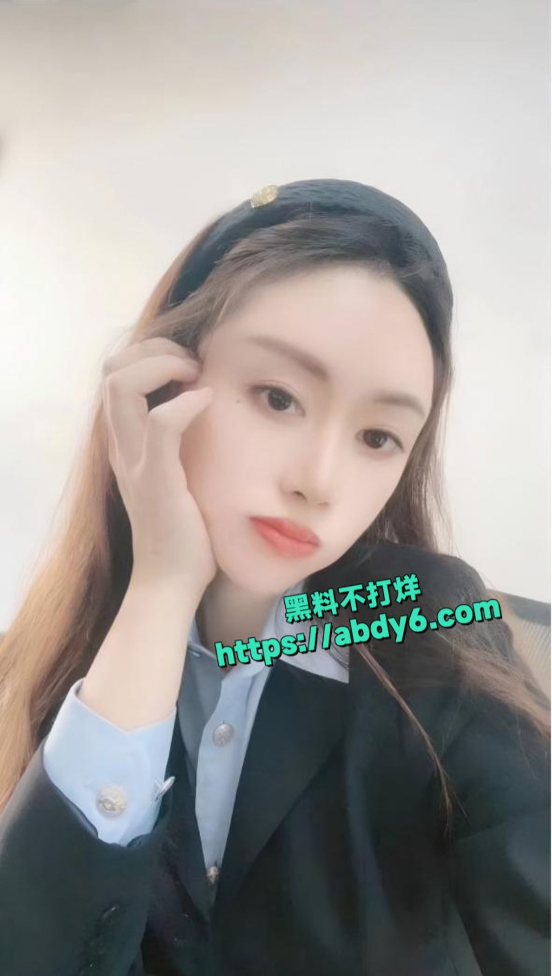 湖南肤白貌美大长腿宫佳怡