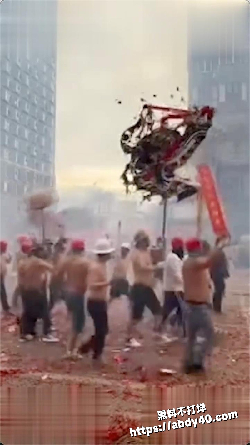 鞭炮狂炸舞龙画面6