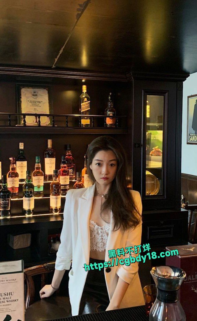 高颜值刚毕业的实习护士 在酒店做爱被男友偷拍流出9