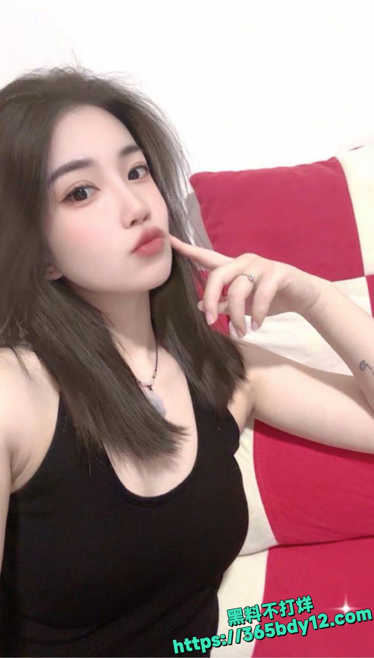 广东湛江小少妇欲望不满与跑友约炮1.