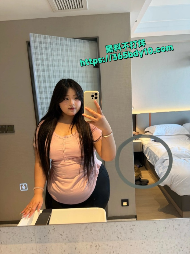 肥臀靓妹小妖精