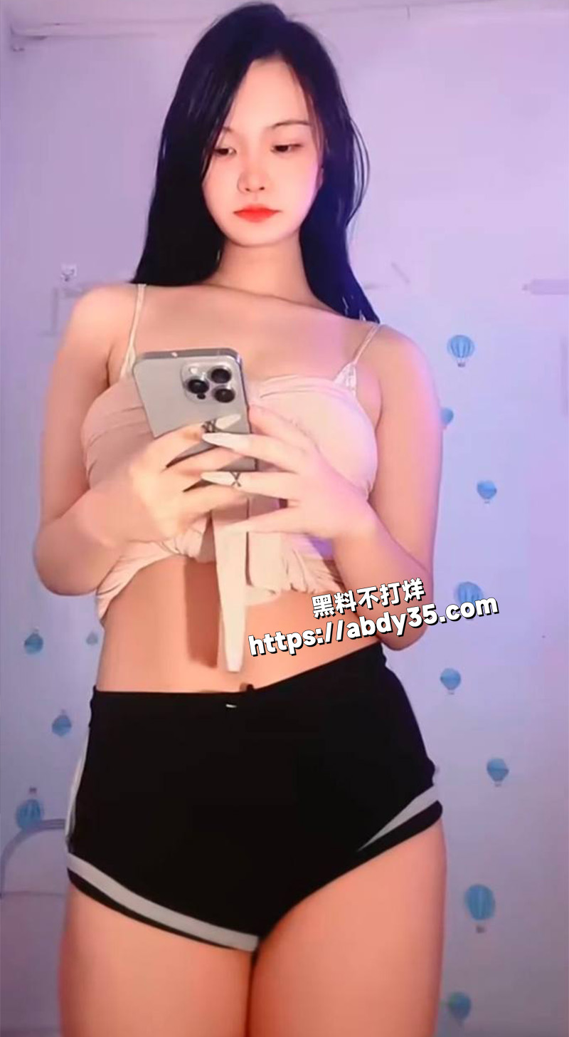 快手软萌网红 是小羊.jpg5