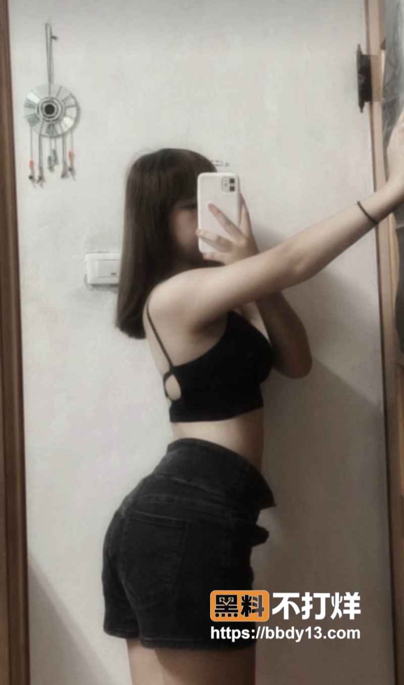 齐刘海巨乳学生妹张昕月02