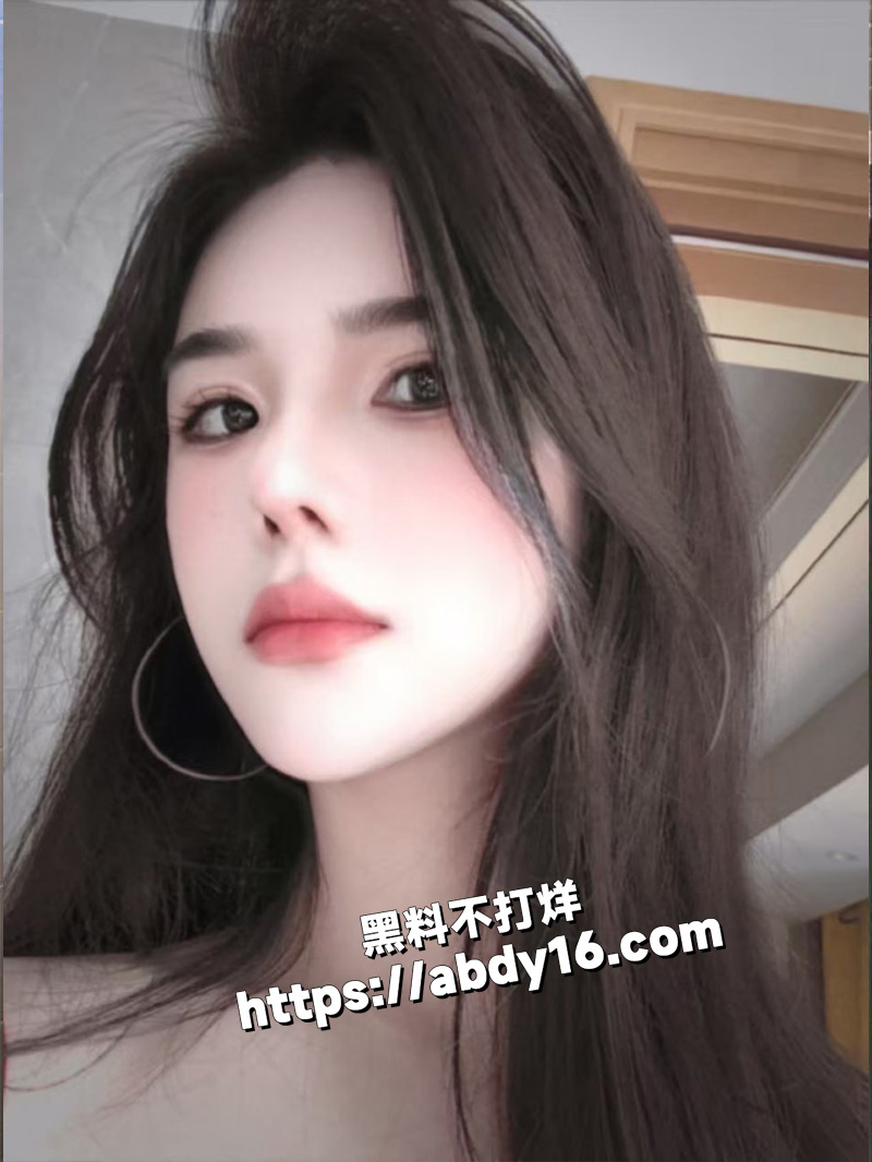 反差人妻 何丽2