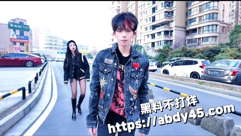 罗琰泽立单身人设约炮女粉32