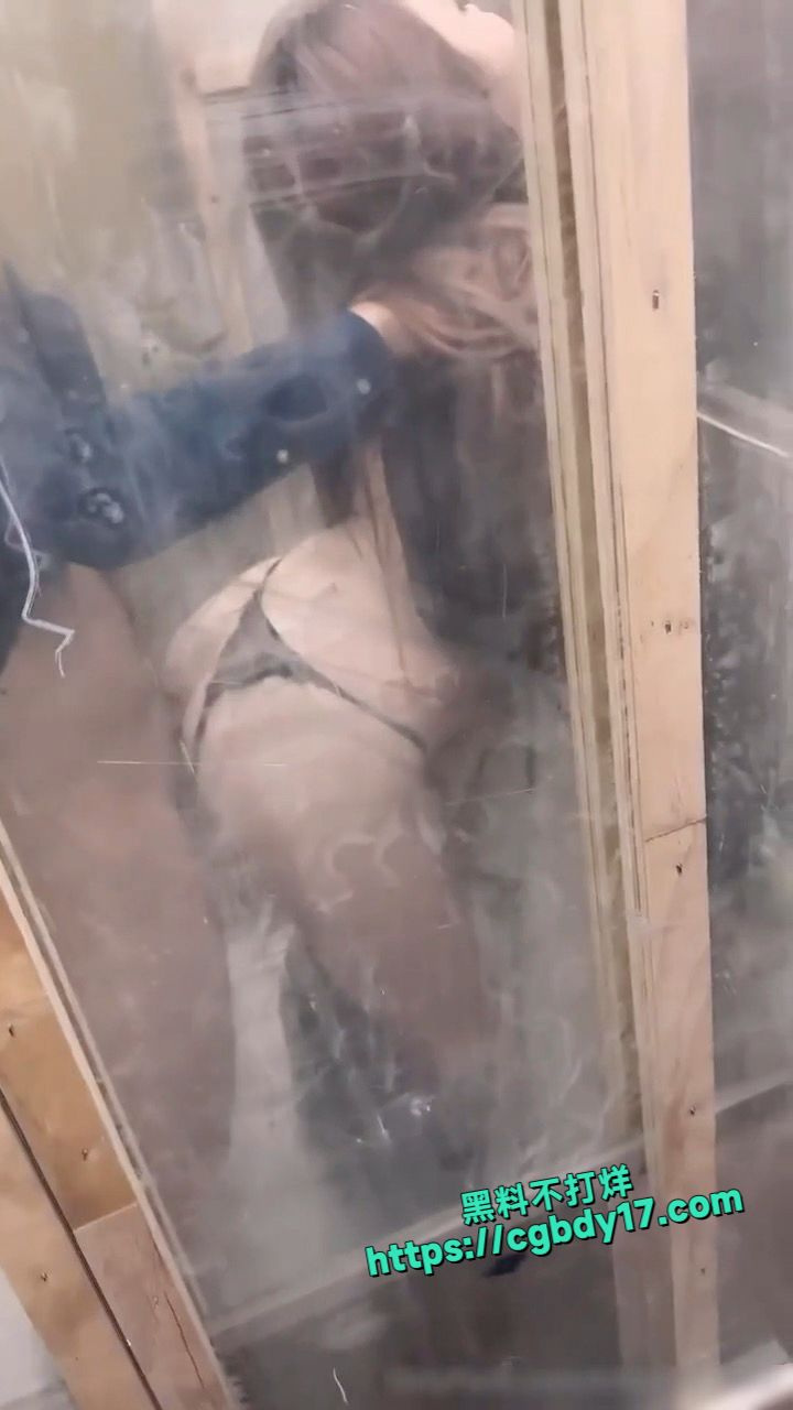 巨乳健身母狗 kitty 电梯门一开就看到我在被抽插2