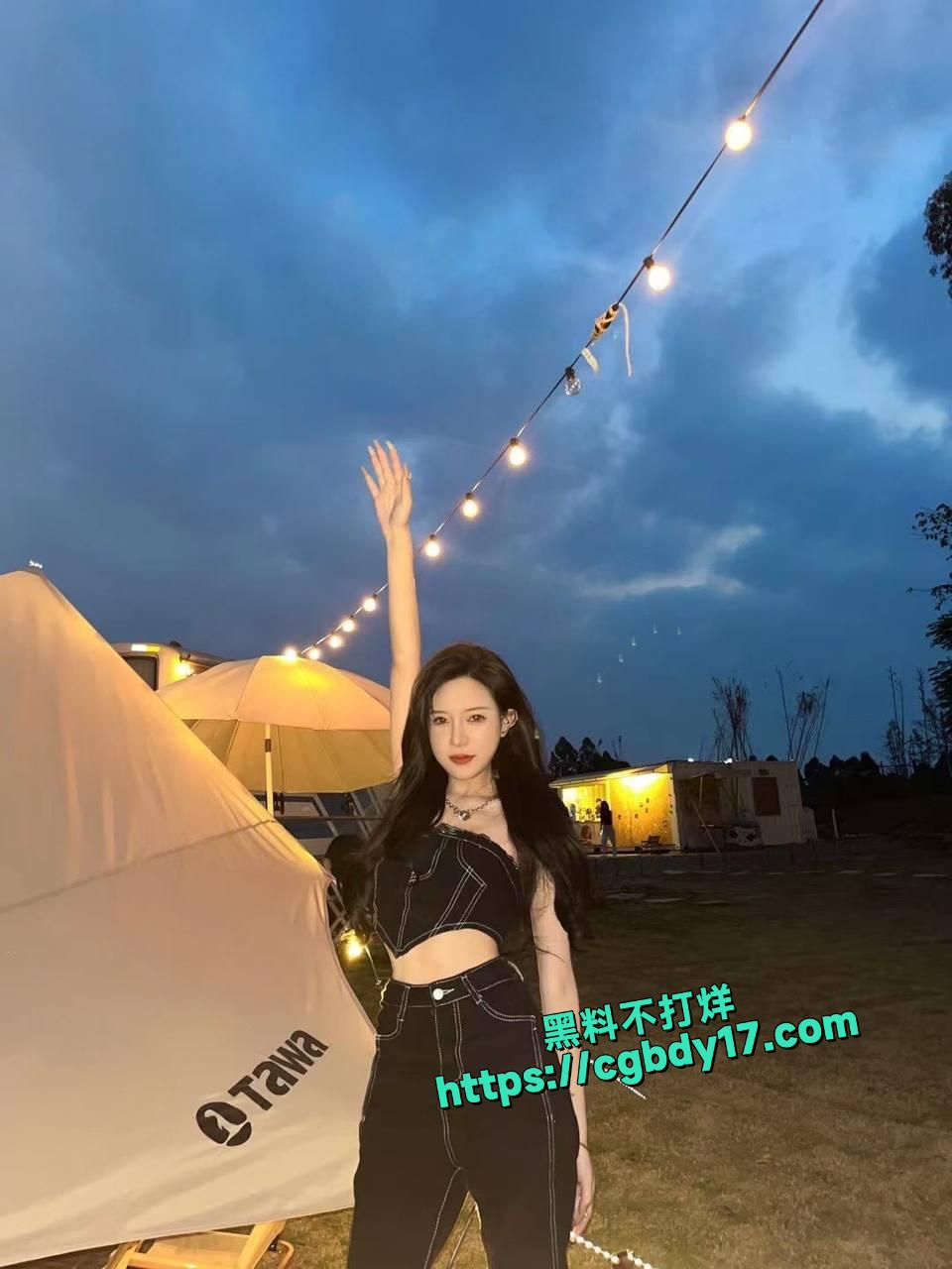 鑫鑫姐629 在午夜档直播PK输了做惩罚露奶子3