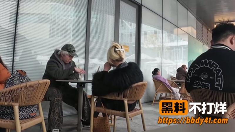 大哥三十万拿不下女主播 4